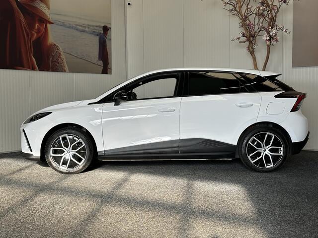 MG 4 MG4 ELECTRIC LUXURY 204 PK NAVIGATIE ADAPTIVE CRUISE CONTROL APPLE CARPLAY/ANDROID 360 CAMERA STOEL EN STUURVERWARMING DODEHOEKSENSOREN RIJSTROOKSENSOREN KEYLESS GO ZEER MOOI !! 3010