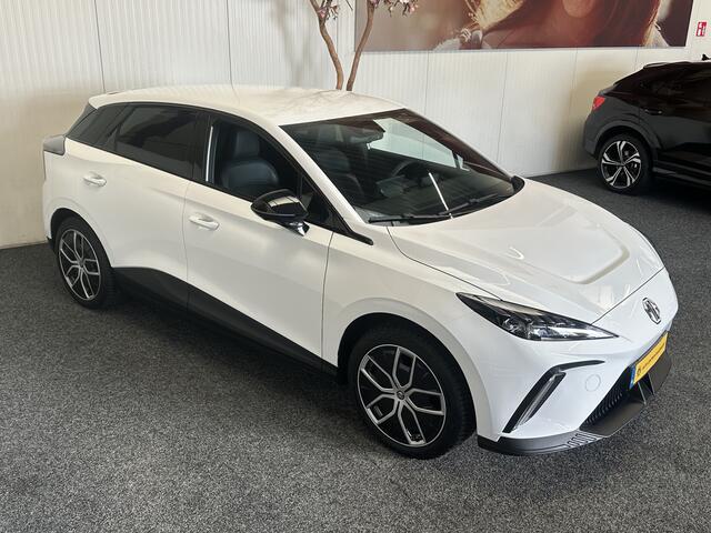 MG 4 MG4 ELECTRIC LUXURY 204 PK NAVIGATIE ADAPTIVE CRUISE CONTROL APPLE CARPLAY/ANDROID 360 CAMERA STOEL EN STUURVERWARMING DODEHOEKSENSOREN RIJSTROOKSENSOREN KEYLESS GO ZEER MOOI !! 3010