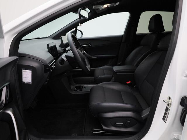 MG 4 MG4 Electric Luxury 64 kWh | Climate Control / ECC | Licht metalen velgen 18 inch | Cruise control Adaptive | Navigatie | Half lederen bekleding | Stoelverwarming | LED koplampen | Park Distance Control voor en achter | Achteruitrijcamera |