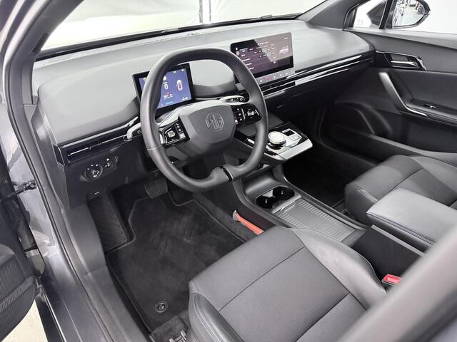 MG 4 MG4 Electric Luxury 64 kWh | SOH 95,6% | Trekhaak | Comfortstoelen | LED | Apple Carplay/Android Auto | 360° Camera | Cruise Control | Climate Control | Keyless Entry/Go |