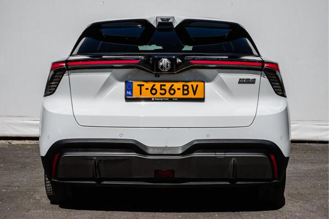 MG 4 MG4 Electric Luxury 64 kWh Warmtepomp/ Stuur+stoelverwarming/ Camera/ DAB+/ Carplay