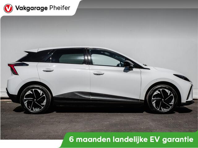 MG 4 MG4 Electric Luxury 64 kWh Warmtepomp/ Stuur+stoelverwarming/ Camera/ DAB+/ Carplay