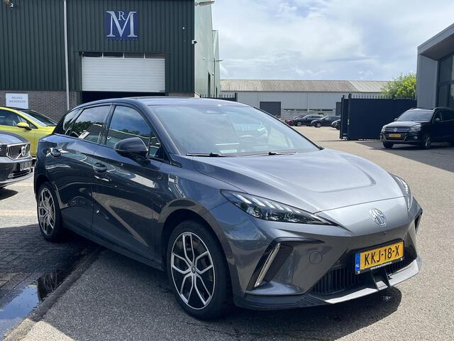 MG 4 MG4 Electric Luxury 64 kWh SOH 97%|360 CAMERA| 7 JAAR MG GARANTIE T/M 02-2031| ELEK. STOEL| DODE HOEK SENSOR| STOEL + STUURVERWARMING| ADAPTIVE CRUISE CONTROL