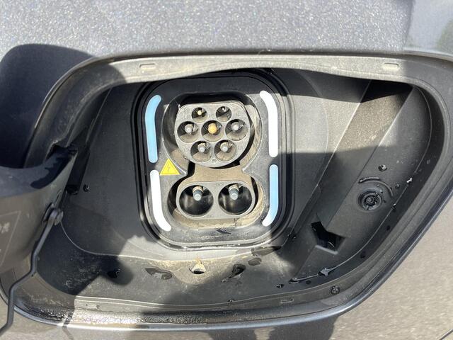 MG 4 MG4 Electric Luxury 64 kWh SOH 97%|360 CAMERA| 7 JAAR MG GARANTIE T/M 02-2031| ELEK. STOEL| DODE HOEK SENSOR| STOEL + STUURVERWARMING| ADAPTIVE CRUISE CONTROL