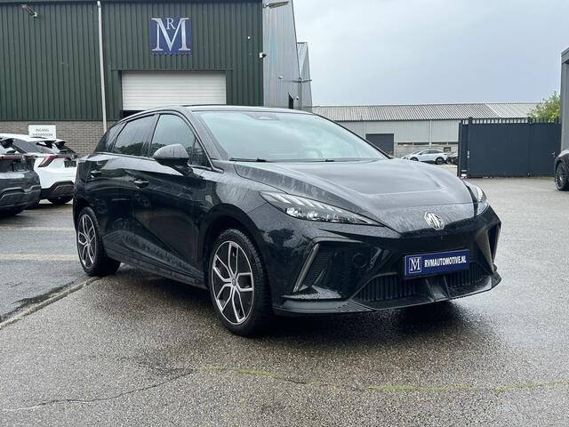 MG 4 MG Electric luxury SOH 97%|360 CAMERA| 7 JAAR MG GARANTIE T/M 02-2031| ELEK. STOEL| DODE HOEK SENSOR| STOEL + STUURVERWARMING| ADAPTIVE CRUISE CONTROL