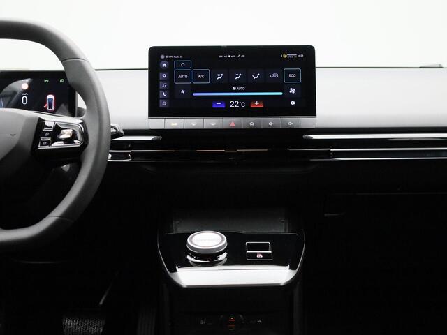 MG 4 MG4 Electric Standard 51 kWh 170PK | Climate Control | Keyless Entry & Start | 17'' Inch Velgen | Parkeersensoren | All Season Banden | Apple CarPlay & Android Auto