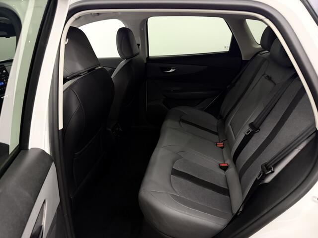 MG 5 MGS5 EV Luxury 64 kWh 360 Camera, Navi, Rijstrook correctie, Stoelverwarming, Elektrische achterklep, Half leder, 7 Jaar garantie
