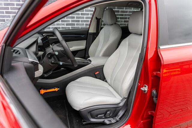 MG 5 MG5 Electric Standard Range Luxury 50 kWh | 360 Graden Camera | Parkeersensoren | Cruise Control Adaptief | LED Koplampen | Keyless Entry | Lichtmetalen Velgen 17 inch | Elektrisch Verstelbare Stoel | Navigatie | Apple Carplay | Android Auto