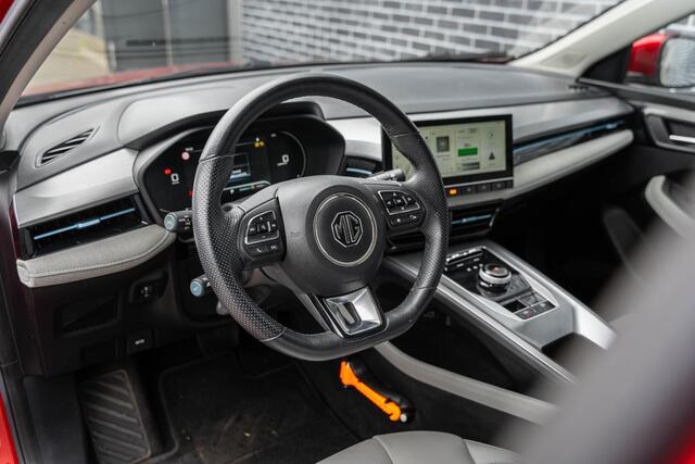 MG 5 MG5 Electric Standard Range Luxury 50 kWh | 360 Graden Camera | Parkeersensoren | Cruise Control Adaptief | LED Koplampen | Keyless Entry | Lichtmetalen Velgen 17 inch | Elektrisch Verstelbare Stoel | Navigatie | Apple Carplay | Android Auto
