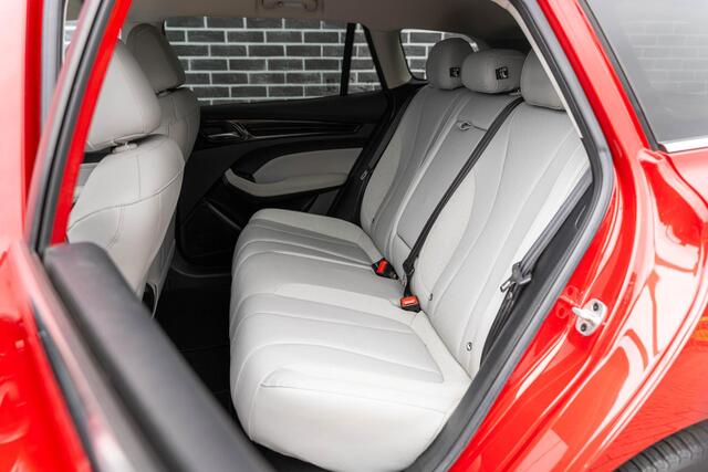 MG 5 MG5 Electric Standard Range Luxury 50 kWh | 360 Graden Camera | Parkeersensoren | Cruise Control Adaptief | LED Koplampen | Keyless Entry | Lichtmetalen Velgen 17 inch | Elektrisch Verstelbare Stoel | Navigatie | Apple Carplay | Android Auto