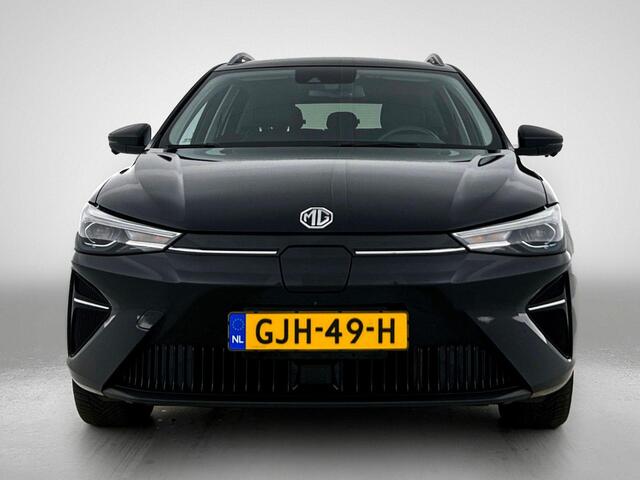 MG 5 MG5 Electric Standard Range Luxury 50 kWh | Trekhaak | Apple Carplay/Android | cruise control adaptief | electronic climate control | file assistent | lederen bekleding | LED koplampen | lichtmetalen velgen 17" | navigatiesysteem full map | rijstrooksensor met correctie | voorstoelen verwarmd |