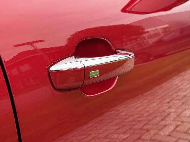 MG EHS 1.5 TGDI Luxury Rood metallic