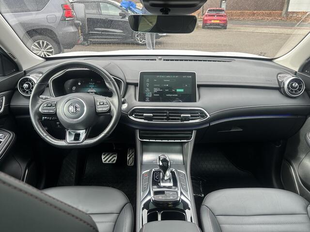 MG EHS 1.5 TGDI Luxury PHEV | MEGA COMPLEET! | TREKHAAK | COMPLETE HISTORIE AANWEZIG | FABRIEKSGARANTIE T/M 11-2030 | 52km WLTP ELECTR RIJBEREIK, TOTAAL RIJBEREIK TOT 1.000km!