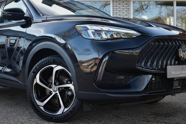 MG EHS 1.5 TGDI Luxury Trekhaak Pano Leder 360 Camera