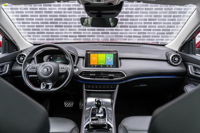MG EHS 1.5 T-GDI Luxury PHEV | Panoramadak | 360 Graden Camera | Parkeersensoren | Lederen Bekleding | Keyless Entry | Elektrische Achterklep | LED Koplampen | Cruise Control Adaptief | Dodehoekdetectie | Navigatie | Apple Carplay | Android Auto | Plug-in Hybrid (PHEV)