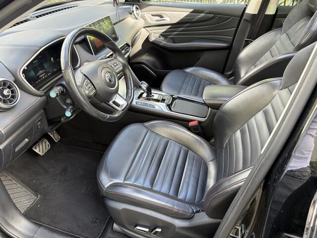 MG EHS 1.5 TGDI Luxury / AUTOMAAT / HYBRIDE / PANORAMADAK / LEER / 113dkm!