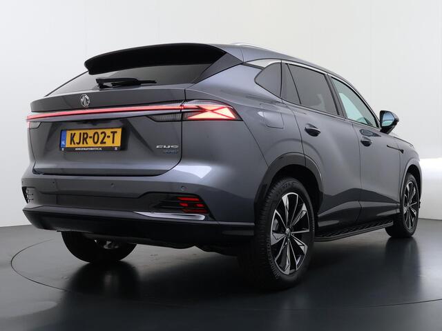 MG MG HS PHEV 1.5 Luxury VAN: € 39.900- VOOR: € 33.330,- UW HERFSTVOORDEEL: € 6.470| PLUG-IN HYBRIDE | 272 PK | NIEUWE AUTO | >1.000 KM TOTAAL BEREIK | 1E REGISTRATIE 03-2026 | 360° CAMERA | ELEKTRISCHE ACHTERKLEP | 7 JAAR MG GARANTIE T/M 2033 | APPLE CARPLAY | ANDROID AUTO | S