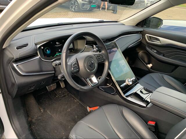 MG Marvel R Comfort 70 kWh / Panoramadak / Camera / Leder / Keyless / 19'' / Navigatie / DAB / Dodehoek / Warmtepomp / Virtual Cockpit