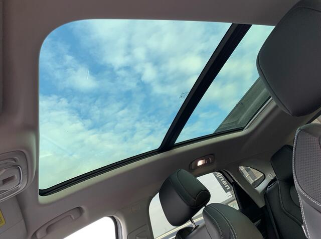 MG Marvel R Comfort 70 kWh / Panoramadak / Camera / Leder / Keyless / 19'' / Navigatie / DAB / Dodehoek / Warmtepomp / Virtual Cockpit