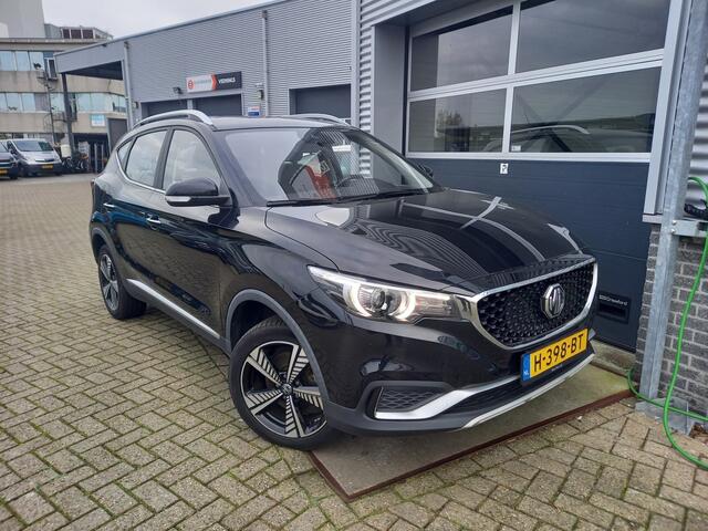 MG ZS EV Luxury 45 kWh - PANO - OPEN DAK - CAMERA - CARPLAY - ANDROID - STL VERW - NL AUTO