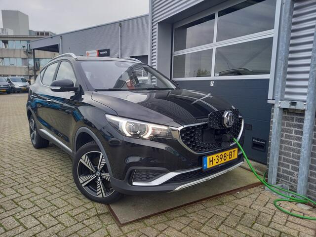 MG ZS EV Luxury 45 kWh - PANO - OPEN DAK - CAMERA - CARPLAY - ANDROID - STL VERW - NL AUTO