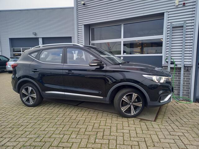 MG ZS EV Luxury 45 kWh - PANO - OPEN DAK - CAMERA - CARPLAY - ANDROID - STL VERW - NL AUTO