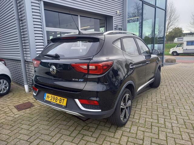 MG ZS EV Luxury 45 kWh - PANO - OPEN DAK - CAMERA - CARPLAY - ANDROID - STL VERW - NL AUTO