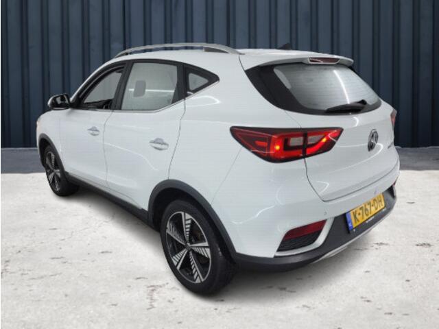 MG ZS EV Luxury 45 kWh (143 PK) 1e-Eig. Keurig-Onderh. BOVAG-Garantie. NL-Auto. Leer, Panoramadak, Navigatie/Apple-Carplay/Android-Auto, Adaptive-Cruisecontrol, Keyless-Entry/Start, Parkeersensoren, Achteruitrijcamera, DAB, Stoelverwarming, Lm-Velgen-17Inch, Li