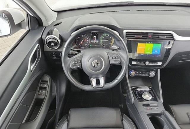 MG ZS EV Luxury 45 kWh (143 PK) 1e-Eig. Keurig-Onderh. BOVAG-Garantie. NL-Auto. Leer, Panoramadak, Navigatie/Apple-Carplay/Android-Auto, Adaptive-Cruisecontrol, Keyless-Entry/Start, Parkeersensoren, Achteruitrijcamera, DAB, Stoelverwarming, Lm-Velgen-17Inch, Li