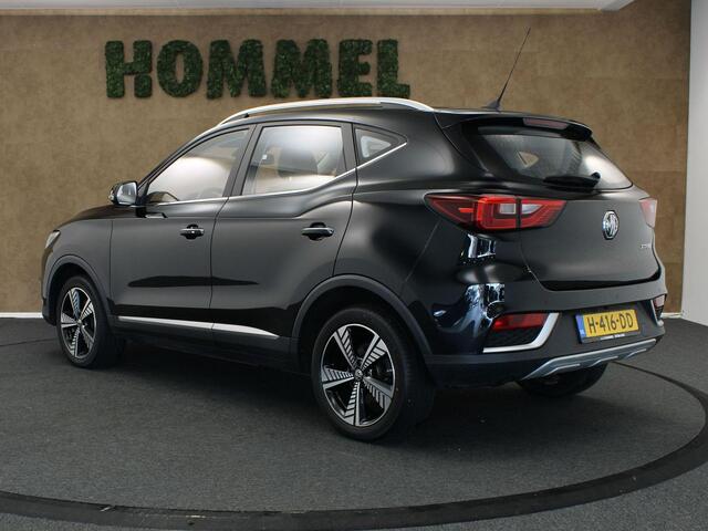 MG ZS EV Luxury 45 kWh - ORIGINEEL NEDERLANDSE AUTO - ELEKTRISCH GLAZEN PANORAMA DAK - STOELVERWARMING VOORZIJDE - ELEKTRISCH BEDIENBARE BESTUURDERSSTOEL - ADAPTIEVE CRUISE CONTROL - APPLE CARPLAY/ANDROID AUTO - LEDEREN BEKLEDING - NAVIGATIE FULL MAP -