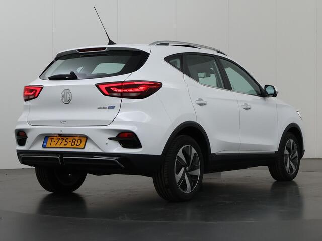 MG ZS EV Long Range Luxury 70 kWh | Panoramadak | Lederen Bekleding | Stoel/Stuurwielverwarming | Keyless | Navigatie | Parkeercamera