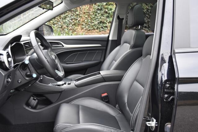 MG ZS EV Luxury 45 kWh | LEDER | PANORAMADAK| CARPLAY