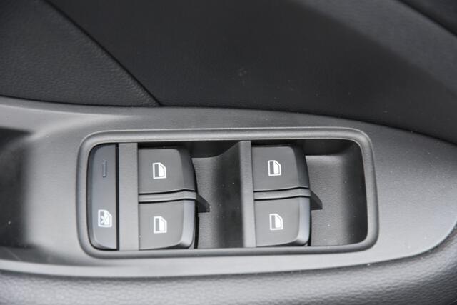 MG ZS EV Luxury 45 kWh | LEDER | PANORAMADAK| CARPLAY