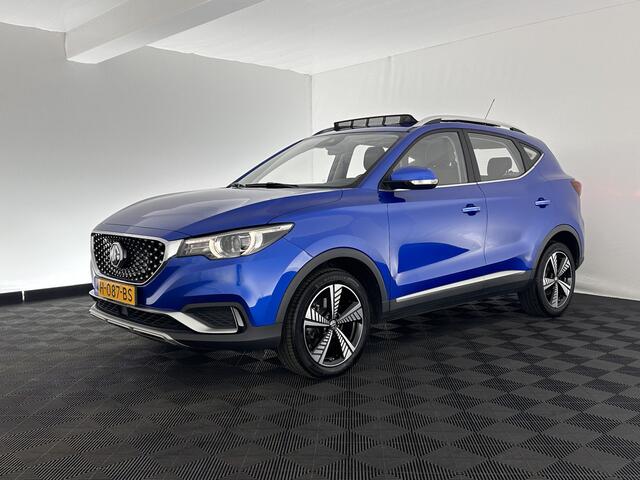 MG ZS EV Luxury 45 kWh (INCL-BTW) *PANO | FULL-LEATHER | CCS-FASTLOADER | KEYLESS | NAVI-FULLMAP | ADAPTIVE-CRUISE | CAMERA | HEATED-SEATS | CARPLAY | LANE-ASSIST | SPORT-SEATS | 17"ALU*