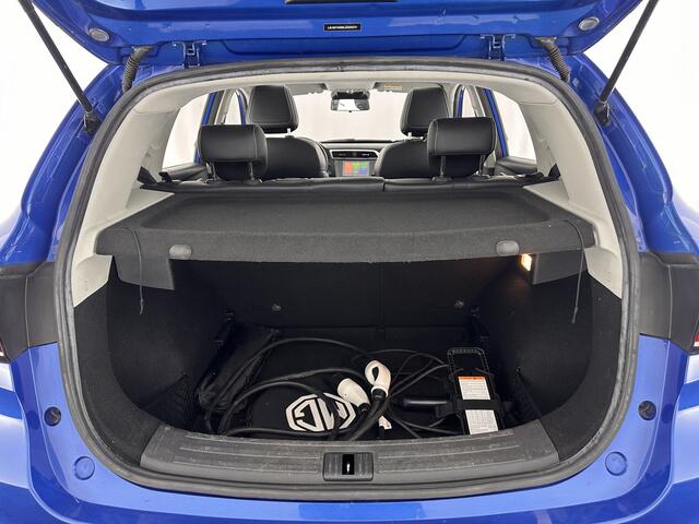 MG ZS EV Luxury 45 kWh (INCL-BTW) *PANO | FULL-LEATHER | CCS-FASTLOADER | KEYLESS | NAVI-FULLMAP | ADAPTIVE-CRUISE | CAMERA | HEATED-SEATS | CARPLAY | LANE-ASSIST | SPORT-SEATS | 17"ALU*
