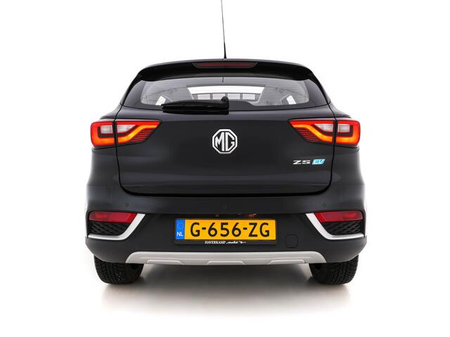 MG ZS EV Luxury 45 kWh (INCL-BTW) *PANO | FULL-LEATHER | CCS-FASTLOADER | KEYLESS | NAVI-FULLMAP | ADAPTIVE-CRUISE | CAMERA | HEATED-SEATS | CARPLAY | LANE-ASSIST | SPORT-SEATS | 17"ALU*