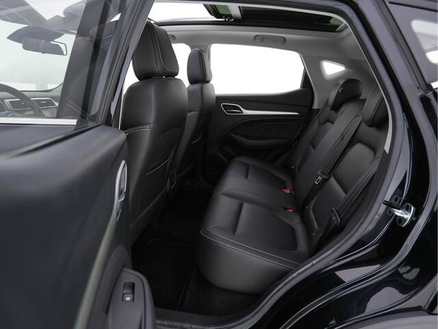 MG ZS EV Luxury 45 kWh (INCL-BTW) *PANO | FULL-LEATHER | CCS-FASTLOADER | KEYLESS | NAVI-FULLMAP | ADAPTIVE-CRUISE | CAMERA | HEATED-SEATS | CARPLAY | LANE-ASSIST | SPORT-SEATS | 17"ALU*