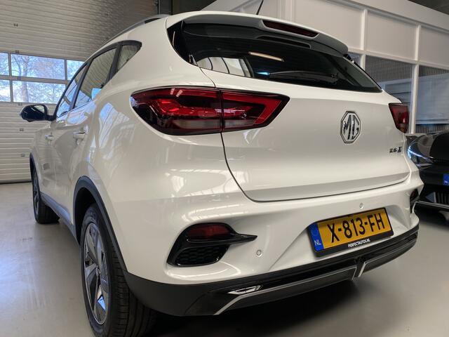 MG ZS EV Standard Range Luxury 50 kWh Panorama-dak, Leer
