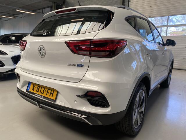 MG ZS EV Standard Range Luxury 50 kWh Panorama-dak, Leer