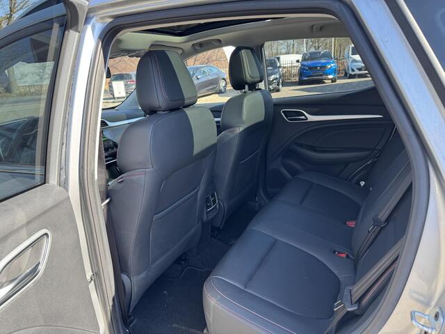 MG ZS EV Long Range Luxury 70 kWh VAN ¤25.900,- VOOR ¤24.877 UW LENTEVOORDEEL ¤1.023 | ORIG. NL. NAP KM.