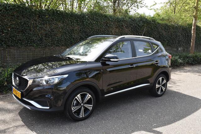 MG ZS EV Luxury 45 kWh | LEDER | PANORAMADAK| CARPLAY