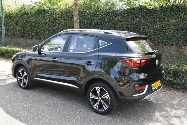 MG ZS EV Luxury 45 kWh | LEDER | PANORAMADAK| CARPLAY