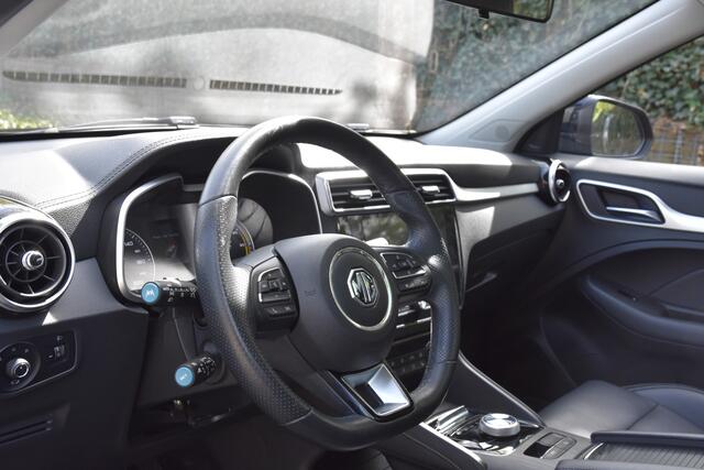 MG ZS EV Luxury 45 kWh | LEDER | PANORAMADAK| CARPLAY