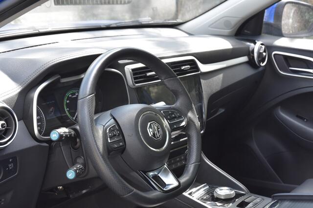 MG ZS EV Luxury 45 kWh | LEDER | PANORAMADAK| CARPLAY