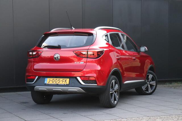 MG ZS EV Luxury 45 kWh | LEDER | STOELVERW. | PANO | CAMERA | CRUISE | NAVI | 2e paasdag van 11-17 UUR geopend