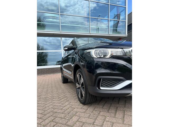 MG ZS EV Luxury 45 kWh Leder | Keyless | Leuke auto!