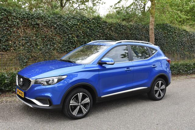 MG ZS EV Luxury 45 kWh | LEDER | PANORAMADAK| CARPLAY
