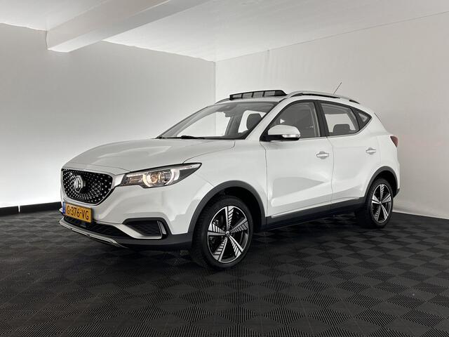 MG ZS EV Luxury 45 kWh (INCL-BTW) *PANO | FULL-LEATHER | CCS-FASTLOADER | KEYLESS | NAVI-FULLMAP | ADAPTIVE-CRUISE | CAMERA | HEATED-SEATS | CARPLAY | LANE-ASSIST | SPORT-SEATS | 17"ALU*