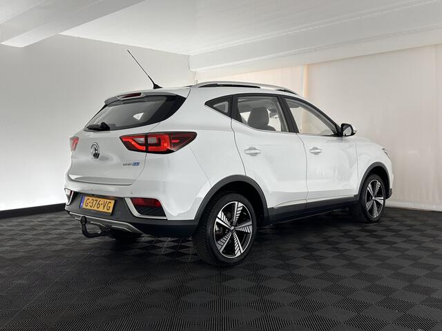 MG ZS EV Luxury 45 kWh (INCL-BTW) *PANO | FULL-LEATHER | CCS-FASTLOADER | KEYLESS | NAVI-FULLMAP | ADAPTIVE-CRUISE | CAMERA | HEATED-SEATS | CARPLAY | LANE-ASSIST | SPORT-SEATS | 17"ALU*