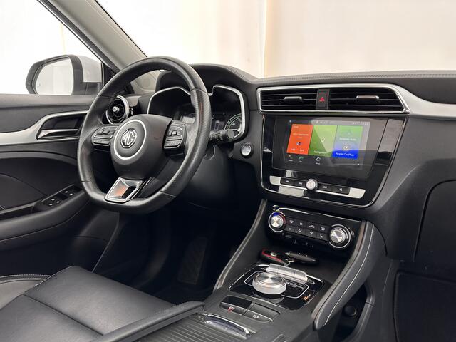 MG ZS EV Luxury 45 kWh (INCL-BTW) *PANO | FULL-LEATHER | CCS-FASTLOADER | KEYLESS | NAVI-FULLMAP | ADAPTIVE-CRUISE | CAMERA | HEATED-SEATS | CARPLAY | LANE-ASSIST | SPORT-SEATS | 17"ALU*